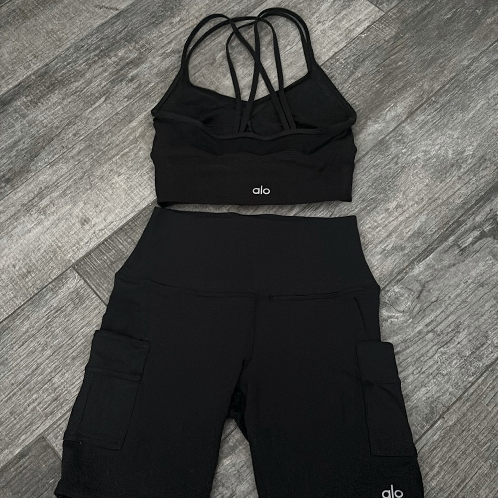 Alo Yoga 2 piece - size xs